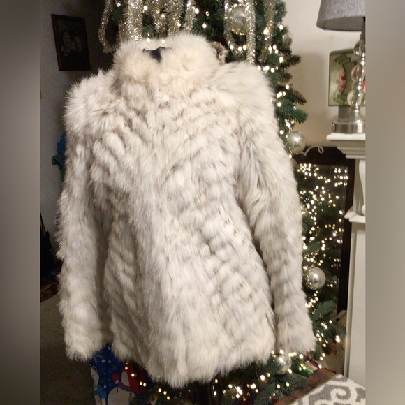 Saga Fox luxury coat Size Small/Medium - Picture 2 of 16